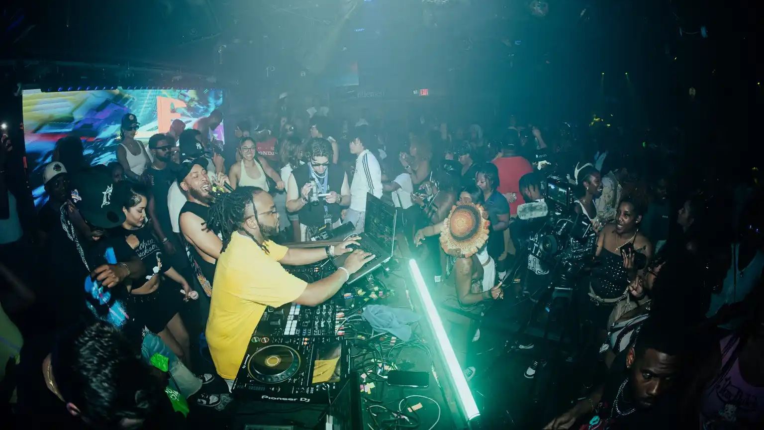 FIJIBOI DLO — dj press photo
